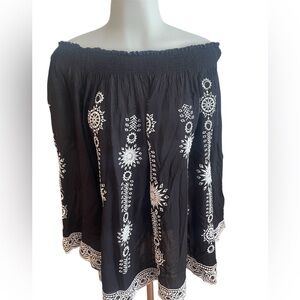 Free People Women Off the Shoulder Blk Top W/Embroidery SZ XS can fit up to SZ M